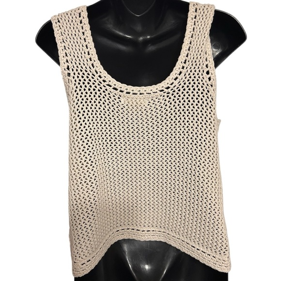 Jessica Simpson cream crochet top with floral detail size large - Picture 4 of 7